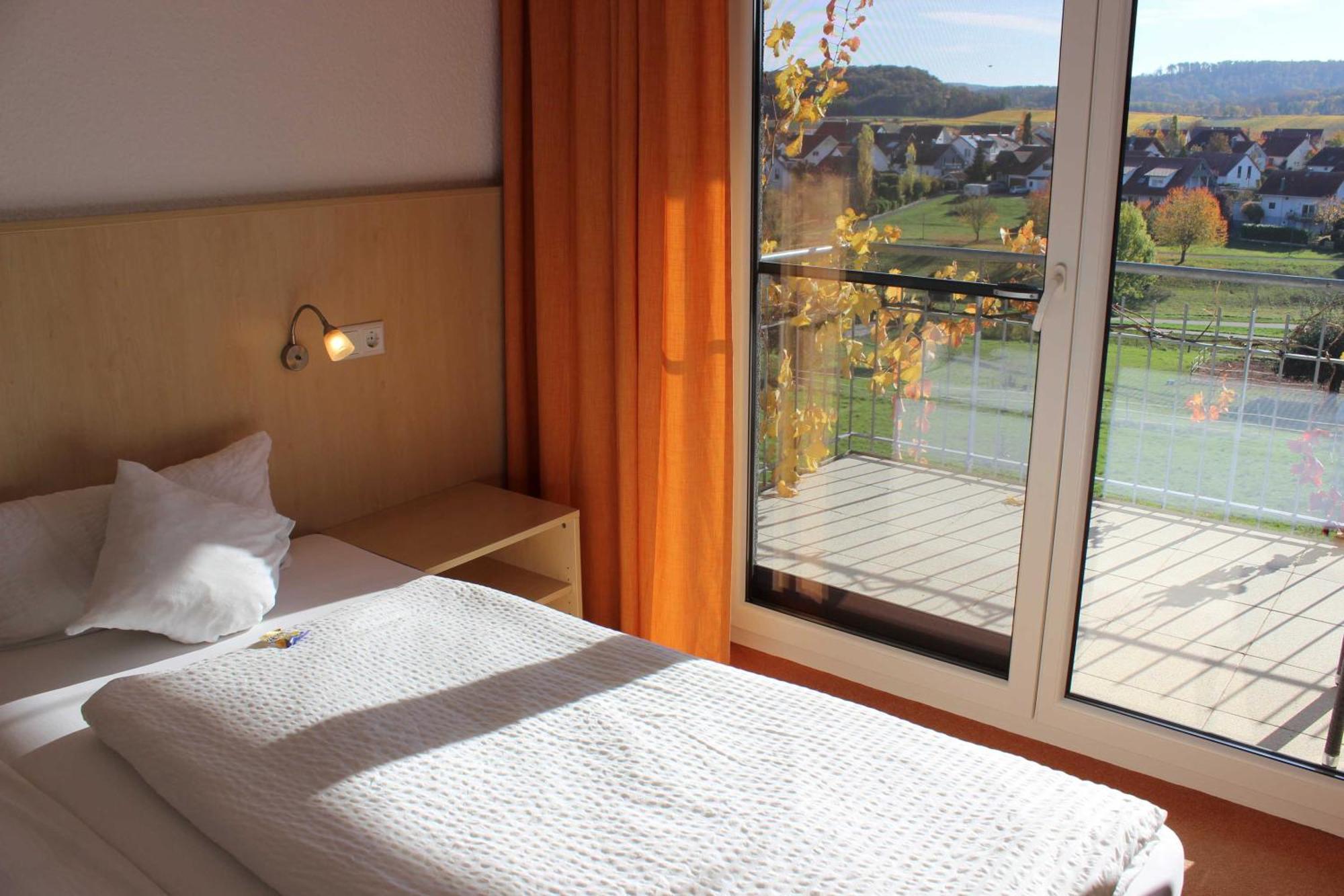 Gaestehaus Zum Wolffenturm Lehrensteinsfeld Room photo